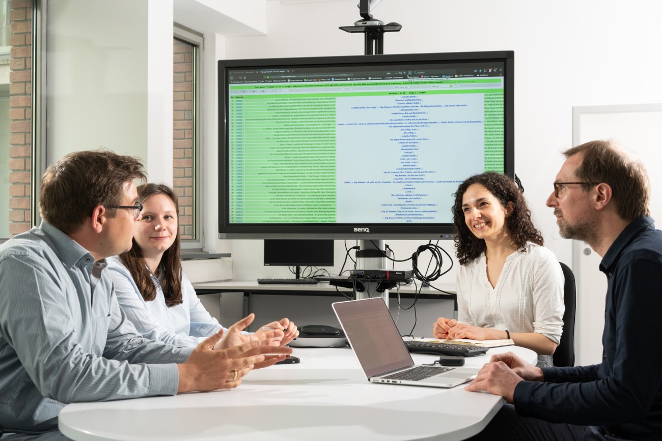 fb2_DiscourseLab_DSC8711